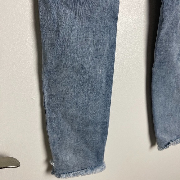 Refuge High Waisted Light Wash Distressed Jeans Women Size 0 - Picture 4 of 5